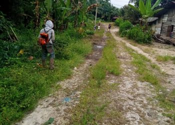 WARGA LUMBAN GORAT MENUNTUT PERBAIKAN JALAN
