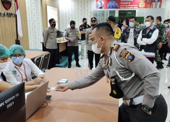 Personel Polres Simalungun Ikuti Vaksinasi Sinovac Covid-19 Tahap II