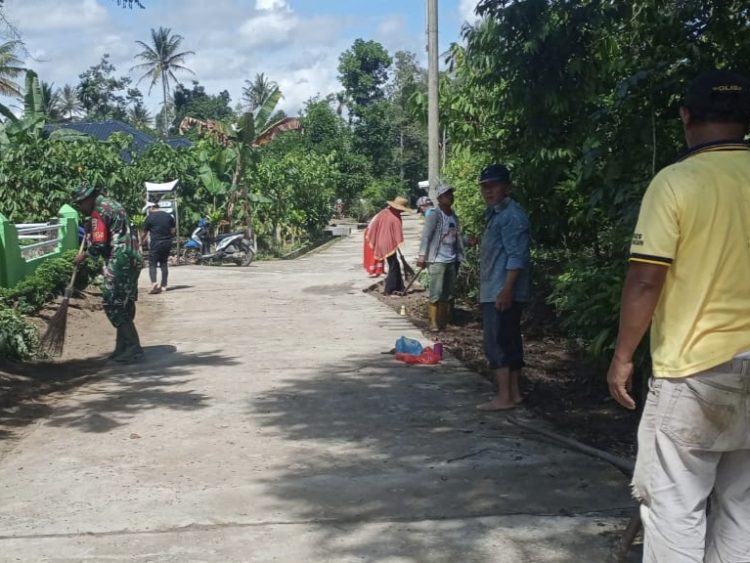 Koramil 09/TB Gotong Royong Dengan Masyarakat