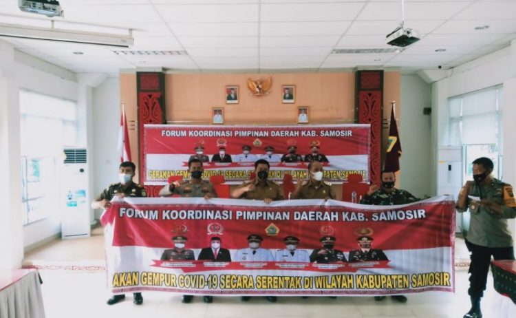 Forkopimda Kabupaten Samosir Melaksanakan Gerakan Gempur Covid-19 Secara Serentak di Wilayah Kabupaten Samosir