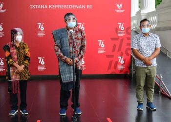 Presiden RI Terima Togu Simorangkir Di Istana