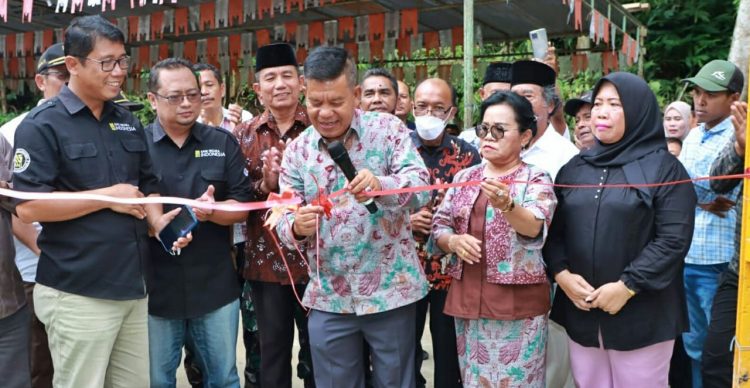 BUPATI SIMALUNGUN RESMIKAN JEMBATAN PENGHUBUNG NAGORI SIPANGA DAN RAMBUHIT