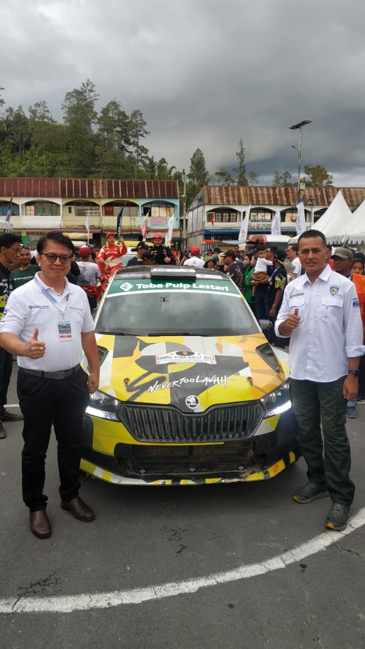 Direktur TPL Berikan Hadiah Rp.150 Juta Kepada Jawara Danau Toba APRC 2022
