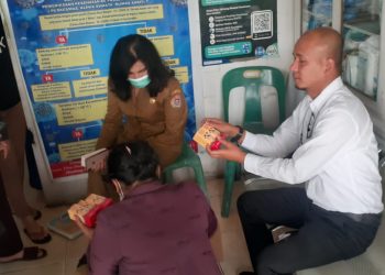 Dinas Kesehatan P2KB Humbahas Awasi dan Sidak Apotek