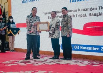 BUPATI HUMBAHAS TERIMA PENGHARGAAN ATAS OPINI WTP 5 TAHUN BERTURUT-TURUT.