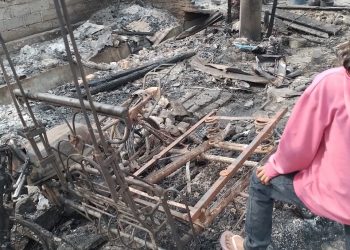 PABRIK GETAH TERBAKAR DI KISARAN, 4 RUMAH WARGA IKUT TERBAKARA