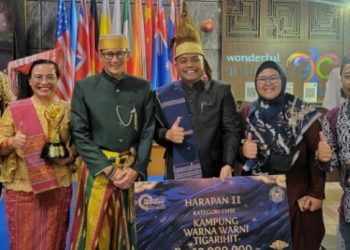 KAMPUNG WARNA WARNI TIGA RIHIT PARAPAT, RAIH ANUGRAH DESA WISATA INDONESIA 2022