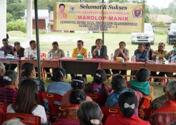 RESES ANGGOTA DPRD HUMBAHAS MAROLOP MANIK DIHADIRI BUPATI DAN KADIS2