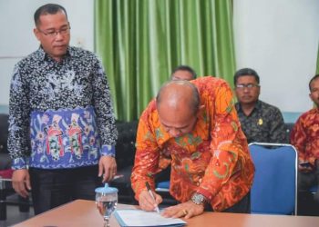 SEKDA PIMPIN SERTIJAB PIMPINAN OPD HUMBAHAS