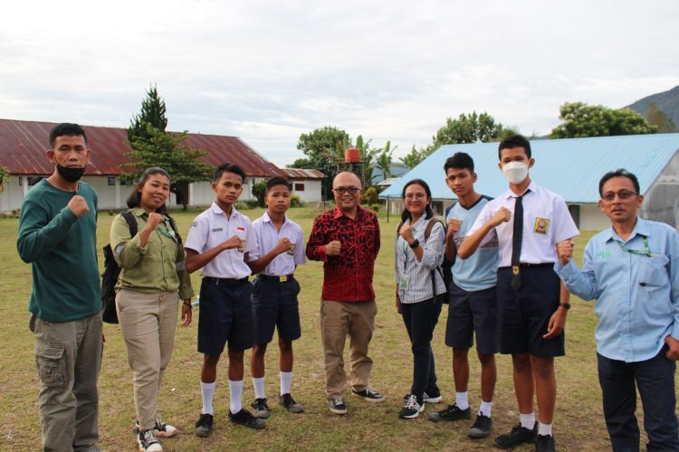 4 Pelajar SMP Simalungun Ikuti Bimbingan Belajar Toba Pulp Lestari.