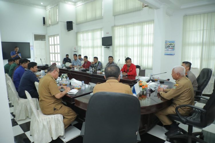 BUPATI ASAHAN TERIMA AUDIENCE ORGANISASI MAHASISWA KELOMPOK CIPAYUNG PLUS