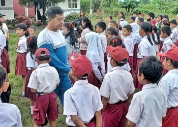 BUPATI SIMALUNGUN MOTIVASI MURID SD TIGARUNGGU
