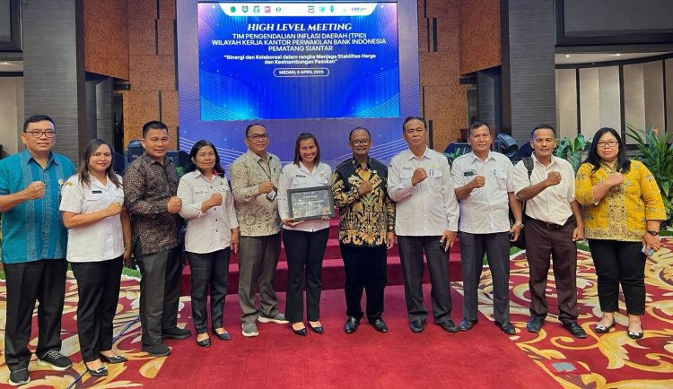 BUPATI SIMALUNGUN MOTIVASI MURID SD TIGARUNGGU