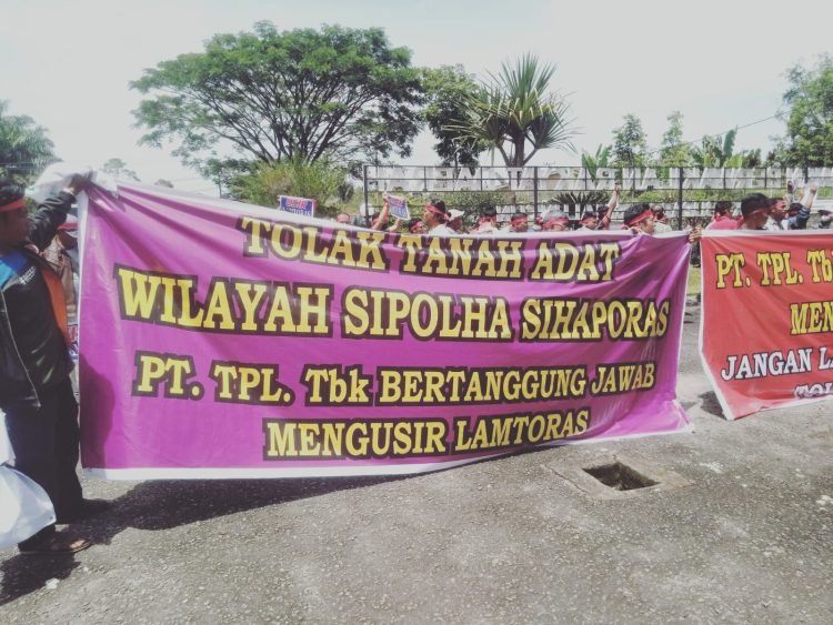 Aliansi Sipolha Sihaporas Unjuk Rasa Ke Kantor DPRD Simalungun