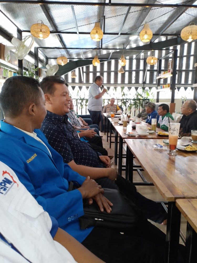 MENYAMBUT HARI BURUH KAPOLRES ASAHAN UNDANG BURUH BERSILATURRAHMI
