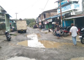 PEMBANGUNAN KANTOR CAMAT TAPIAN DOLOK DI LOKASI LAPANGAN OLAH RAGA, TETAP LANJUT, WALAU WARGA PROTES