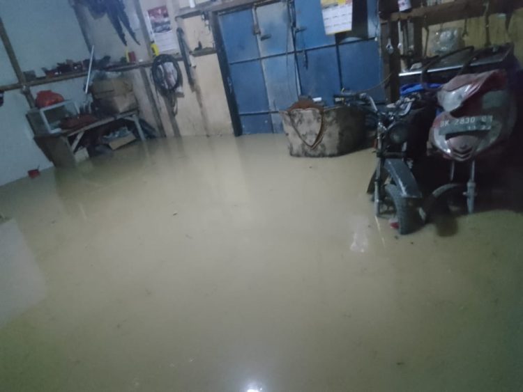BANJIR DI KECAMATAN TINGGI RAJA, KABUPATEN ASAHAN, BUPATI TAK PERDULI
