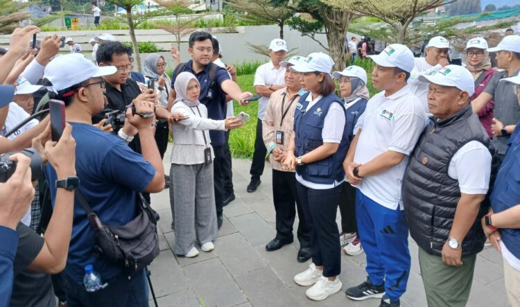 Wakil Menteri Pariwisata RI Hadiri Giat Gerakan Bersih Danau Toba